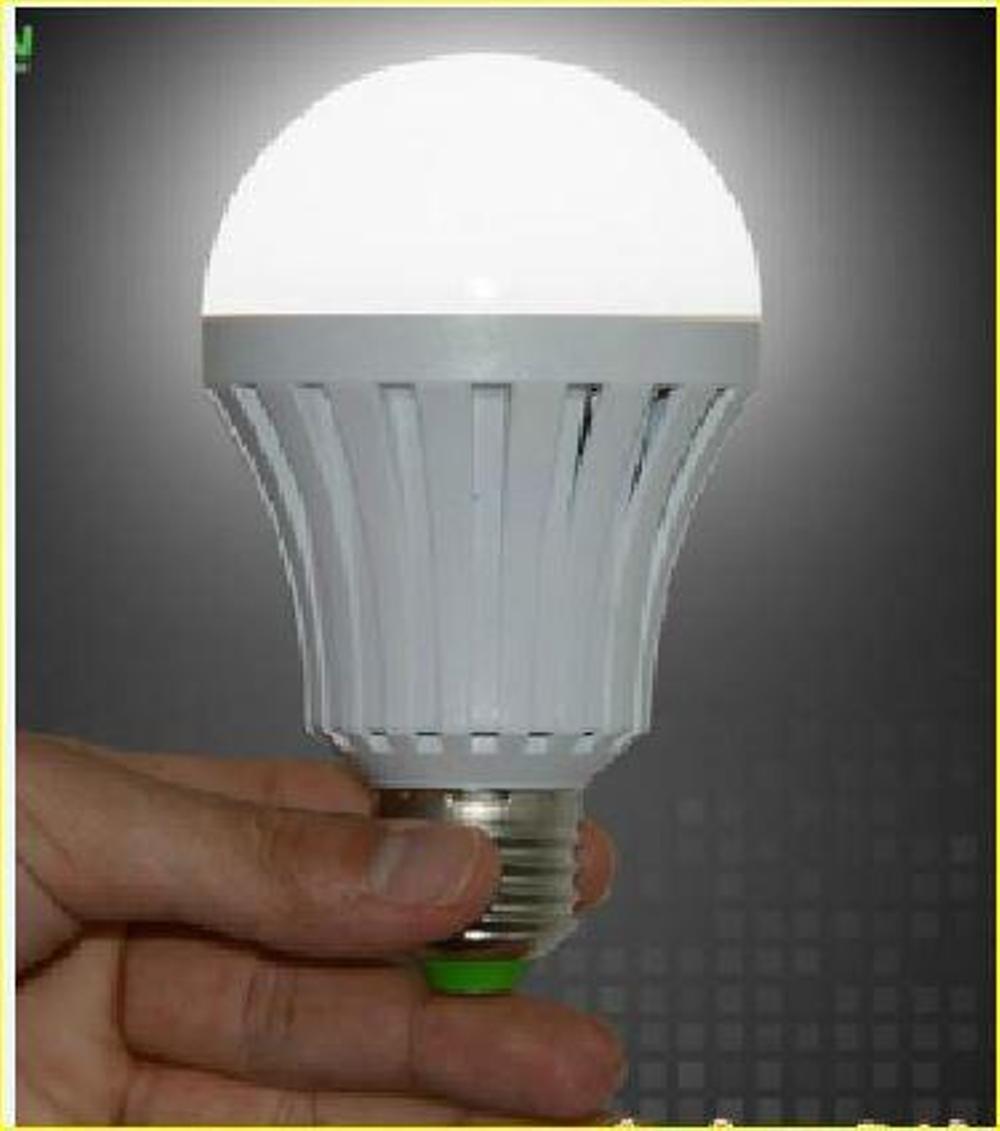  Lampu Bohlam LED Emergency 7 Watt Dipegang Nyala Jadi Store
