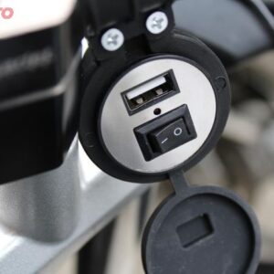 Charger Motor USB Waterproof Saklar On Off Casan HP Di Motor Anti Air Cas HP Motor Universal Untuk Ojek Online Gojek Grab Aki Motor Praktis Aman Tidak Bikin Aki Tekor High Quality Awet Alat Cas Smartphone Di Motor Aksesoris Motor Touring Lengkap - Gambar 4