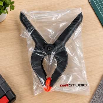 TaffSTUDIO PB-A06 Klip Jepit Backdrop 6 Inch Clamp Fotografi Studio Pegas Kuat Anti Slip Penjepit Kain Background Foto dengan Mulut Bergerigi Bukaan Maksimal 50mm Bahan Plastik untuk Tiang Stand Backdrop dan Papan Kayu Woodworking - Gambar 11
